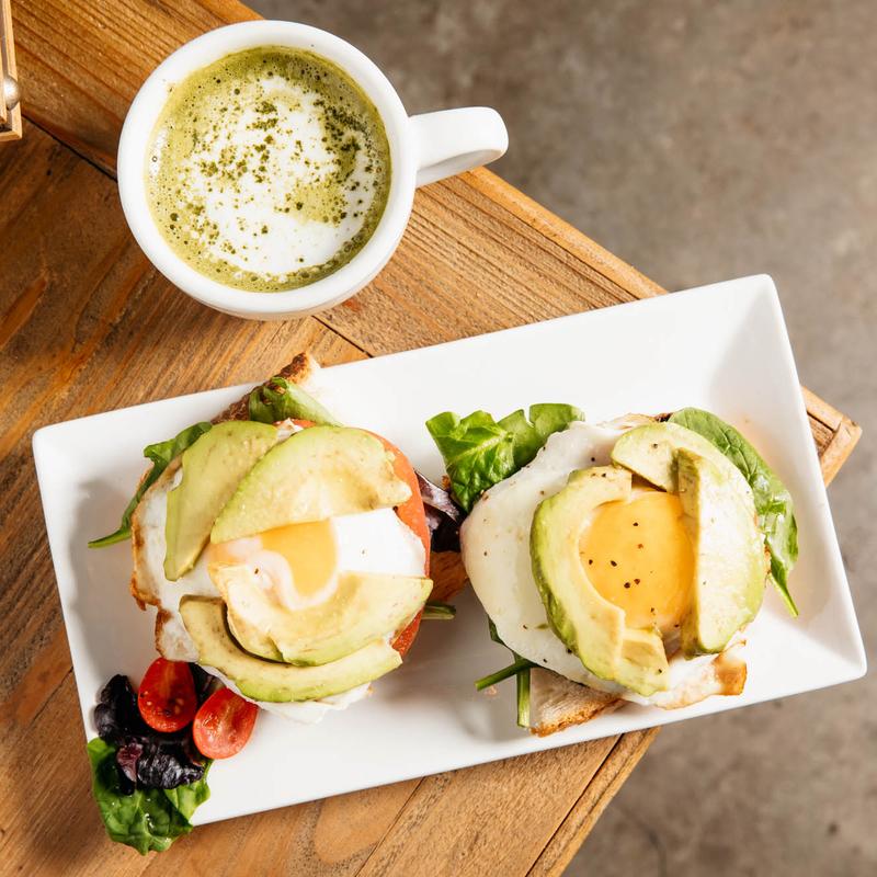 Avocado Toast with Egg & Tomato